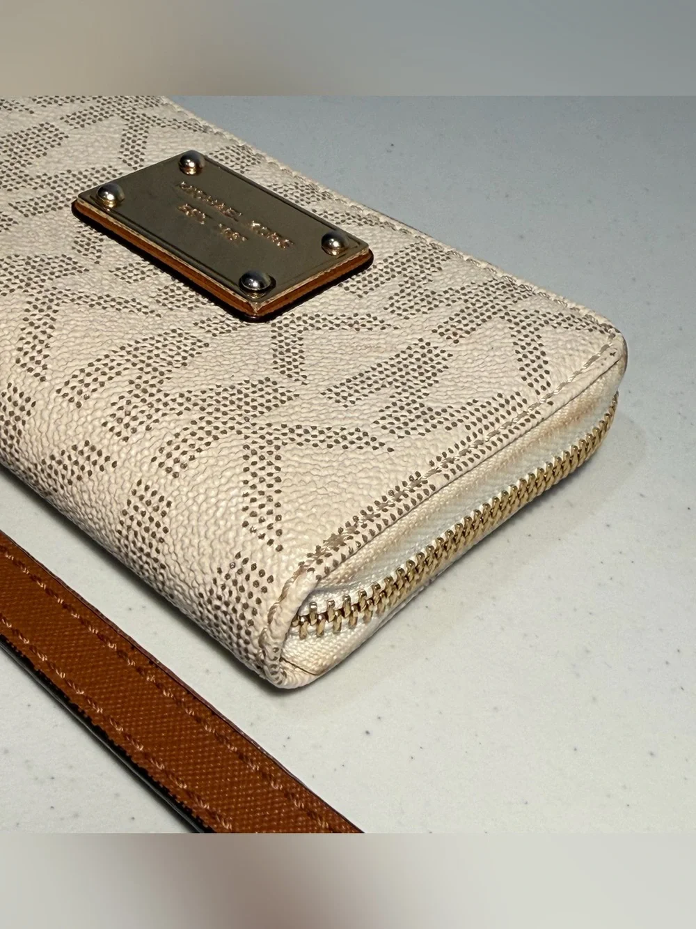 Michael Kors Jet Set Travel Double Zip Wristlet Wallet Vanilla & Acorn Monogram